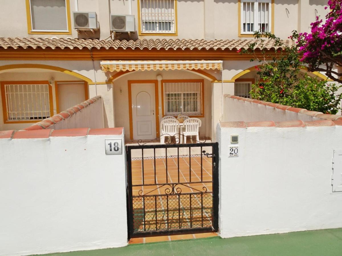 شقة La Playa Oliva - Casa 20 Alquiler Solo Familias المظهر الخارجي الصورة